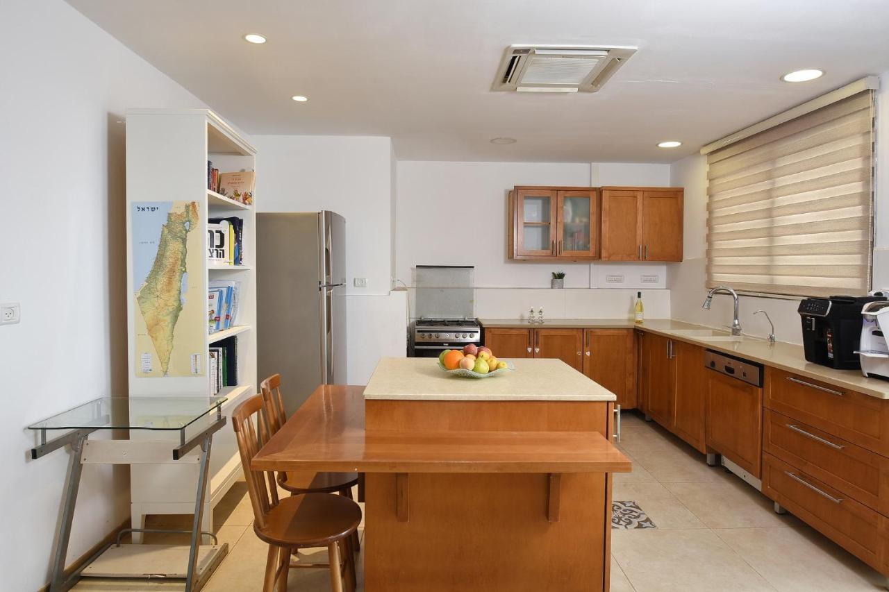 Levication 2 Bedrooms Pool&Jacuzzi Tiberias Buitenkant foto